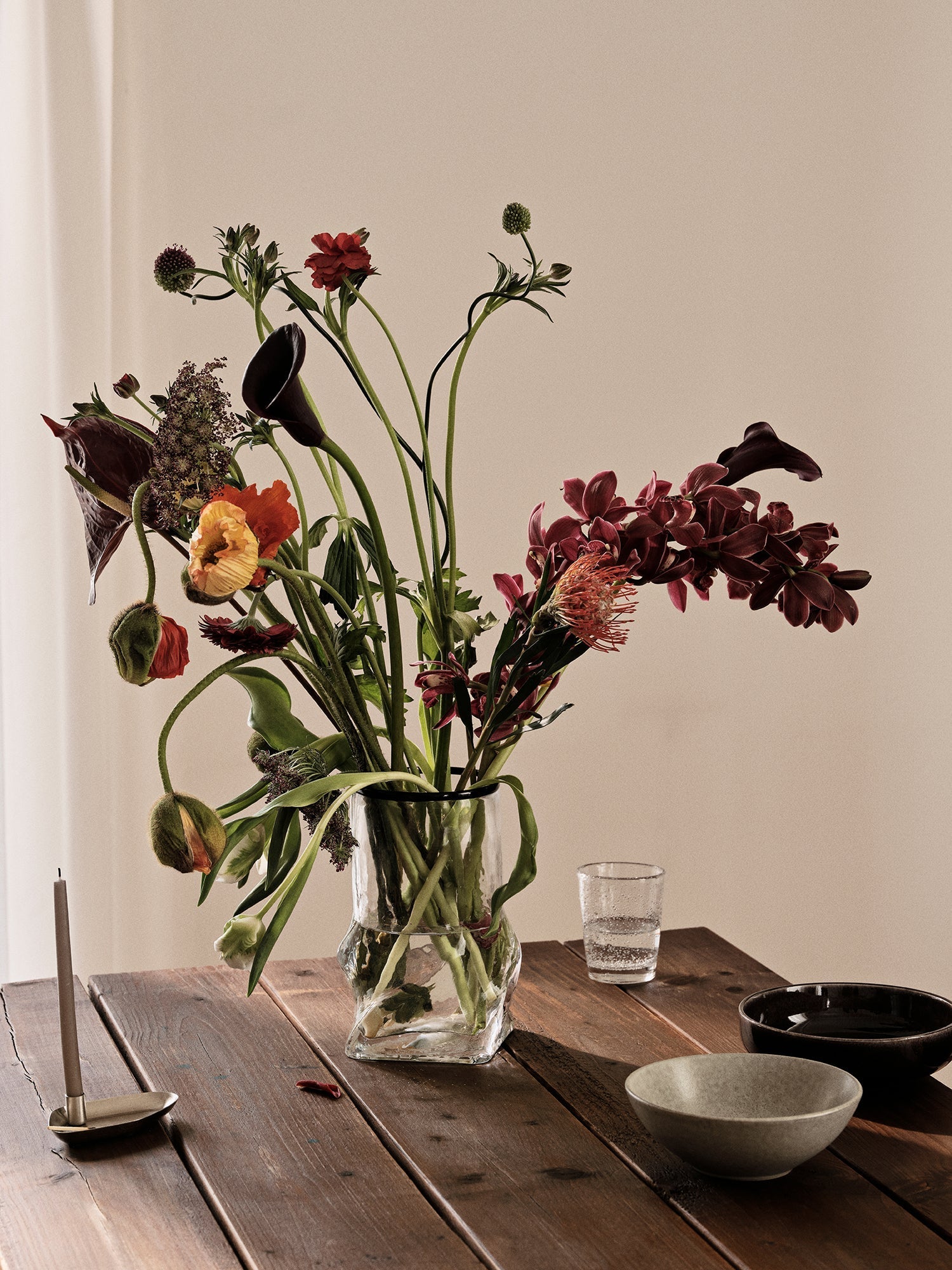 BROSTE Vase Ellen Clear Black styled
