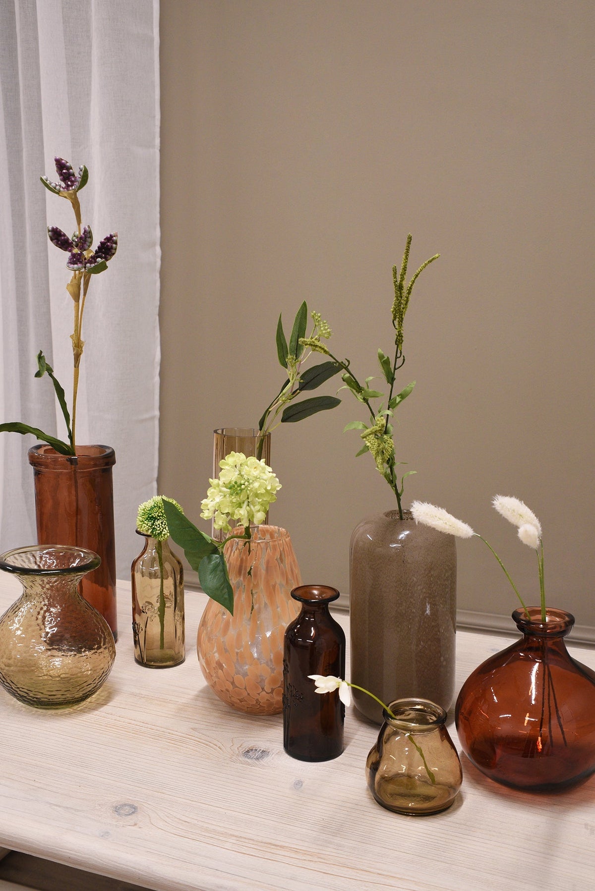 Tate Vase 18.5cm Cinnamon styled