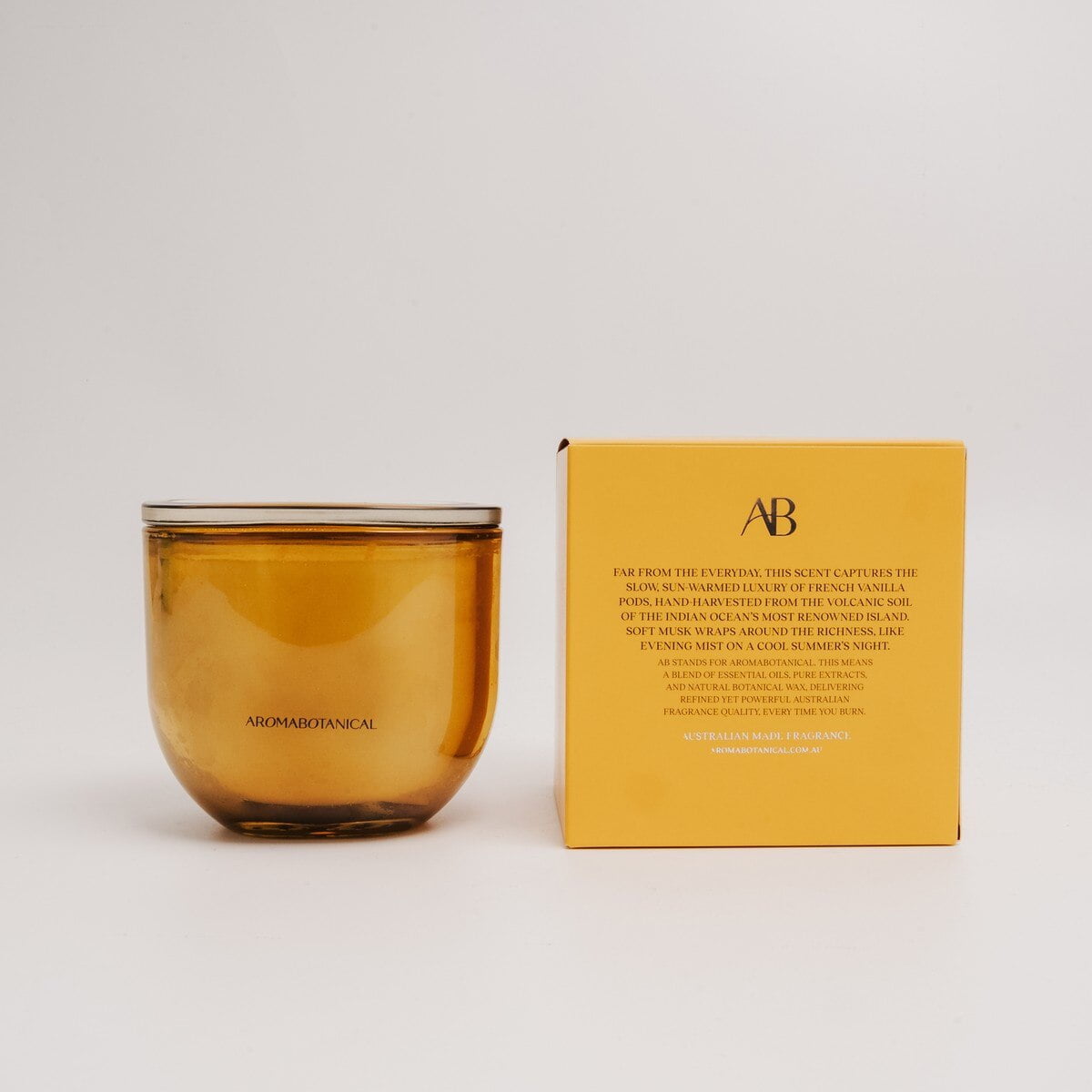 AB Core Candle 400g | Reunion Isle - French Vanilla & Musk