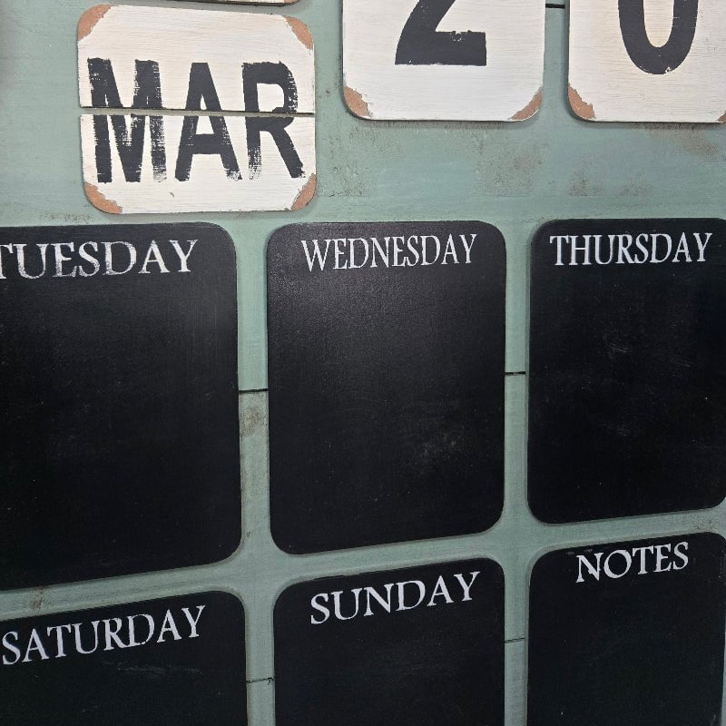 Country Memo Chalk Board with Clock