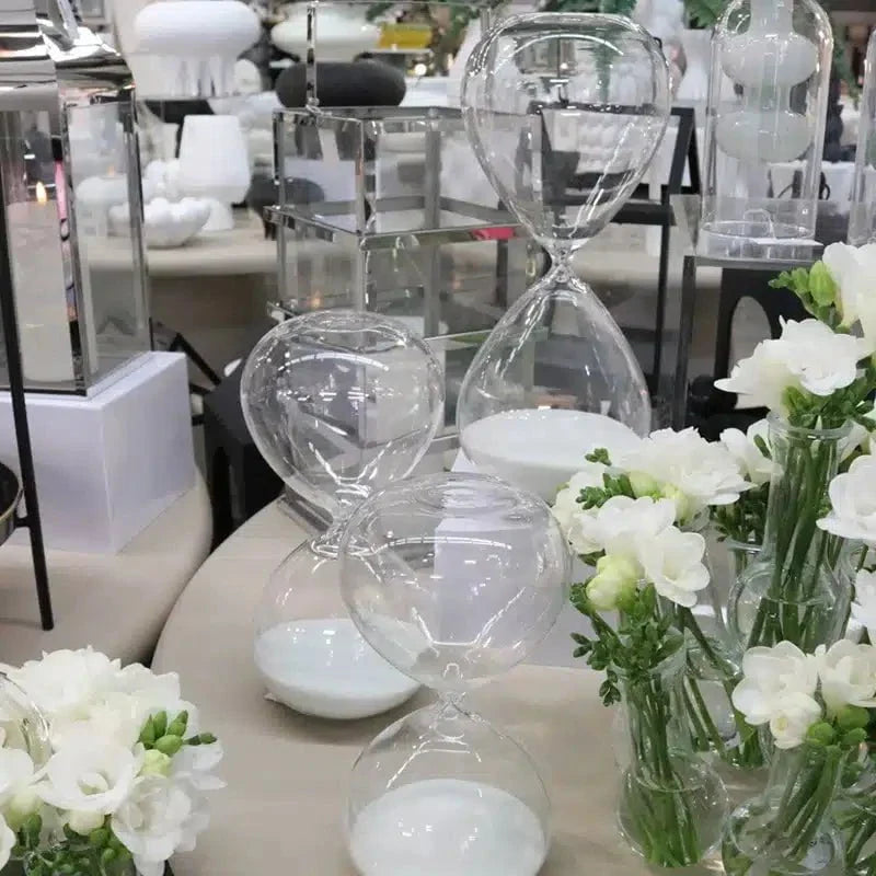 Hourglass Medium - Clear / White