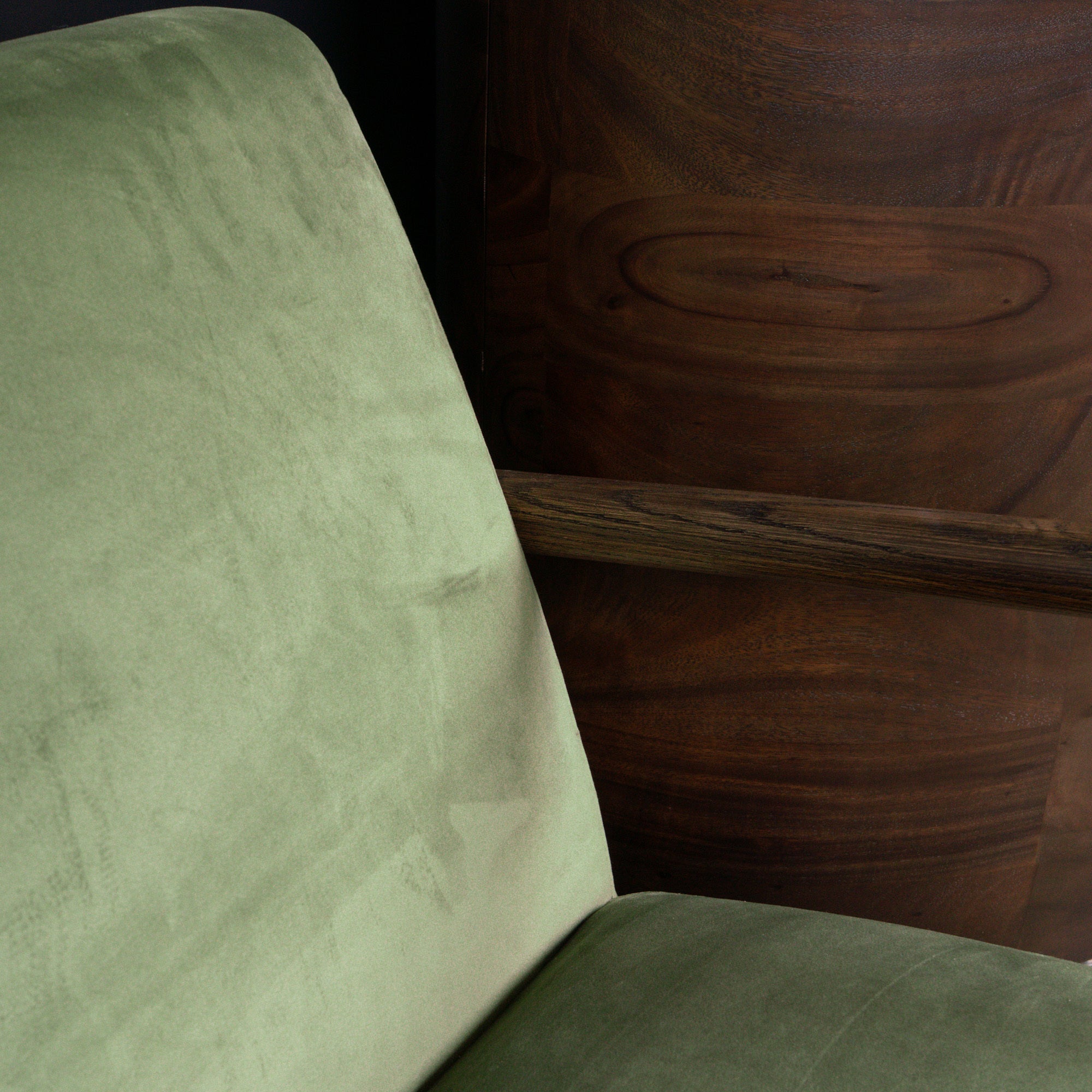 Renfrow Velvet Armchair - Olive
