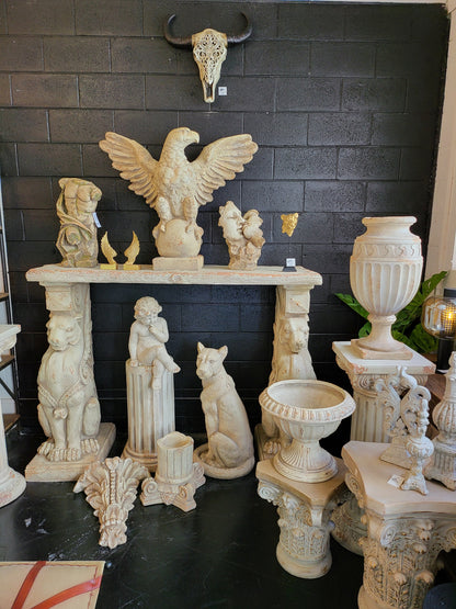 Vintage Lion Plinth - Antique Marble