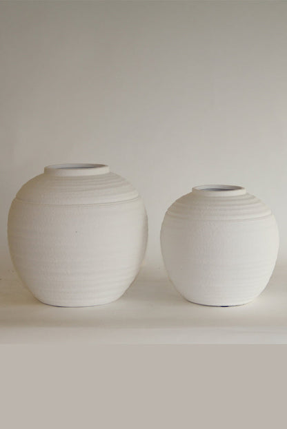 Rounded Vase White Medium
